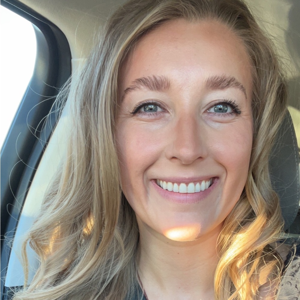 Meet your Posher, Courtney
